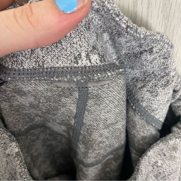 Gymshark | Dry Moisture Management Fleur Gray Legging Size Large - Picture 6 of 10